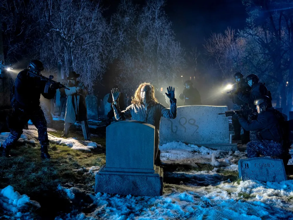 'Pretty Little Liars' EPs Answer Burning Questions About Crossovers, Season 2 Bombshells and More