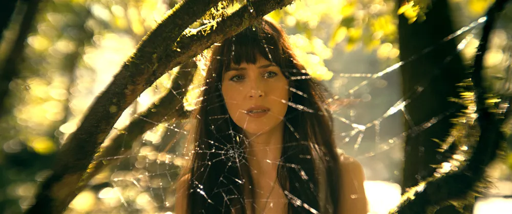 Russell Crowe Reacts to Dakota Johnson&rsquo;s Criticism of Working on Madame Web