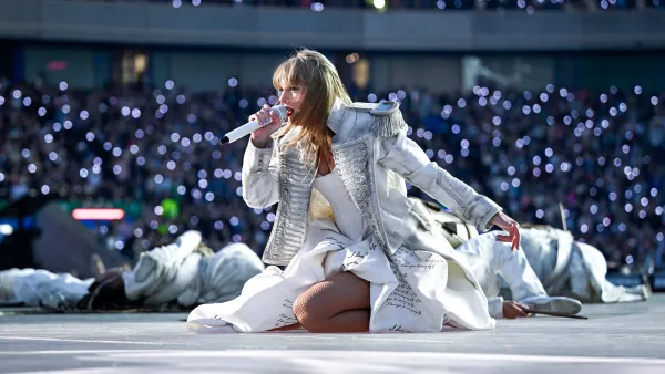Taylor Swift Wears Black Gloves at the Eras Tour in Edinburgh After Hand Cramp