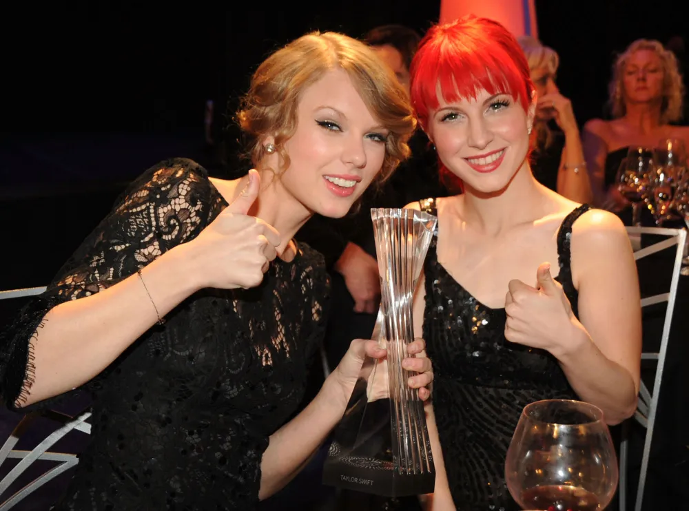 Taylor Swift and Paramore s Hayley Williams&rsquo; Complete Friendship Timeline