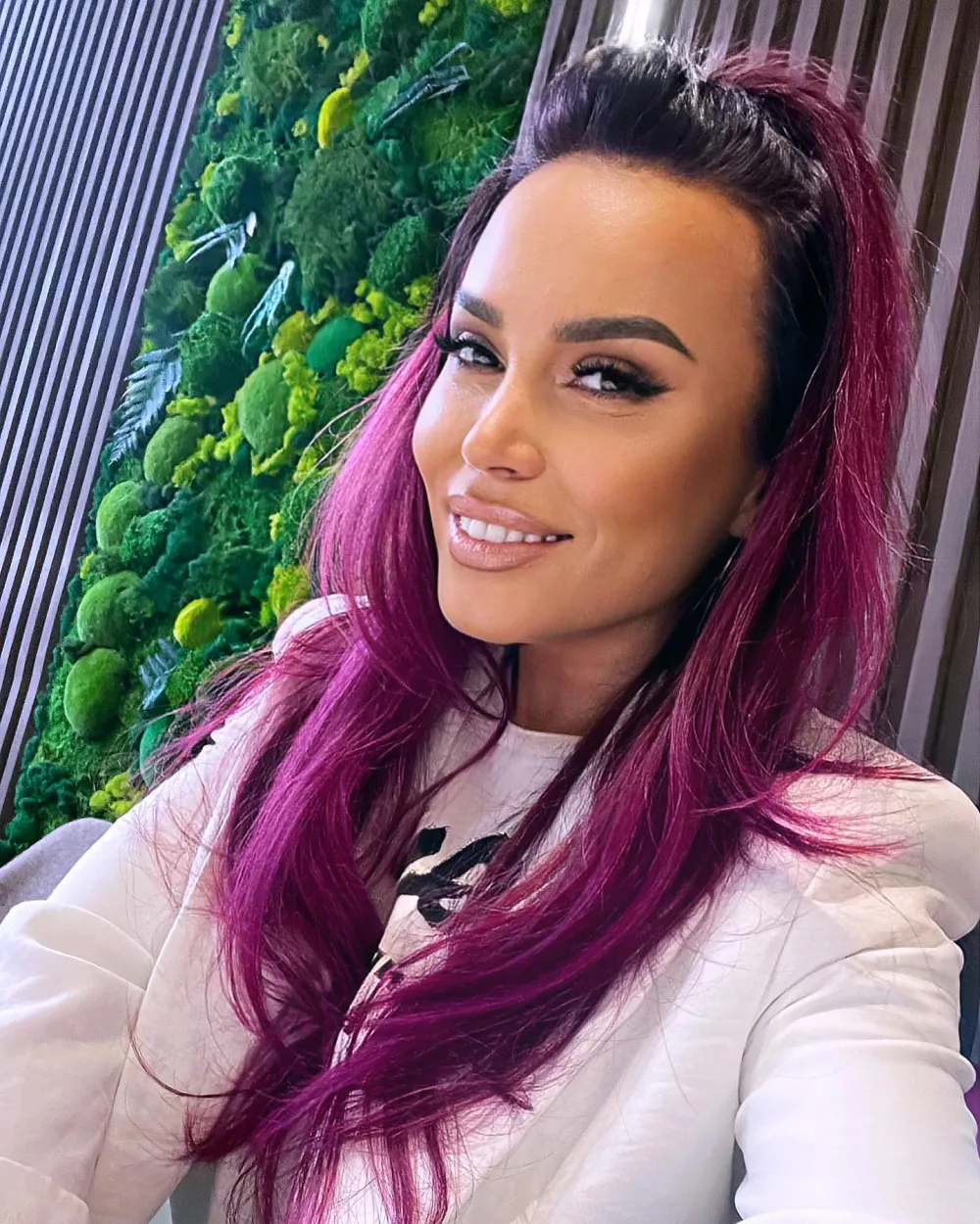 TikTok Star Anca Molnar Dead at 35 After Ignoring Cancer Warning Sign of Excruciating Headaches