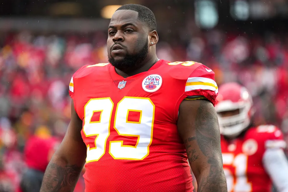 Travis Kelce Sweetly Shouts Out the Khalen and Kam Saunders After Performing With Taylor Swift