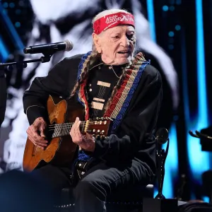Willie Nelson Cancels Show on Doctors Orders