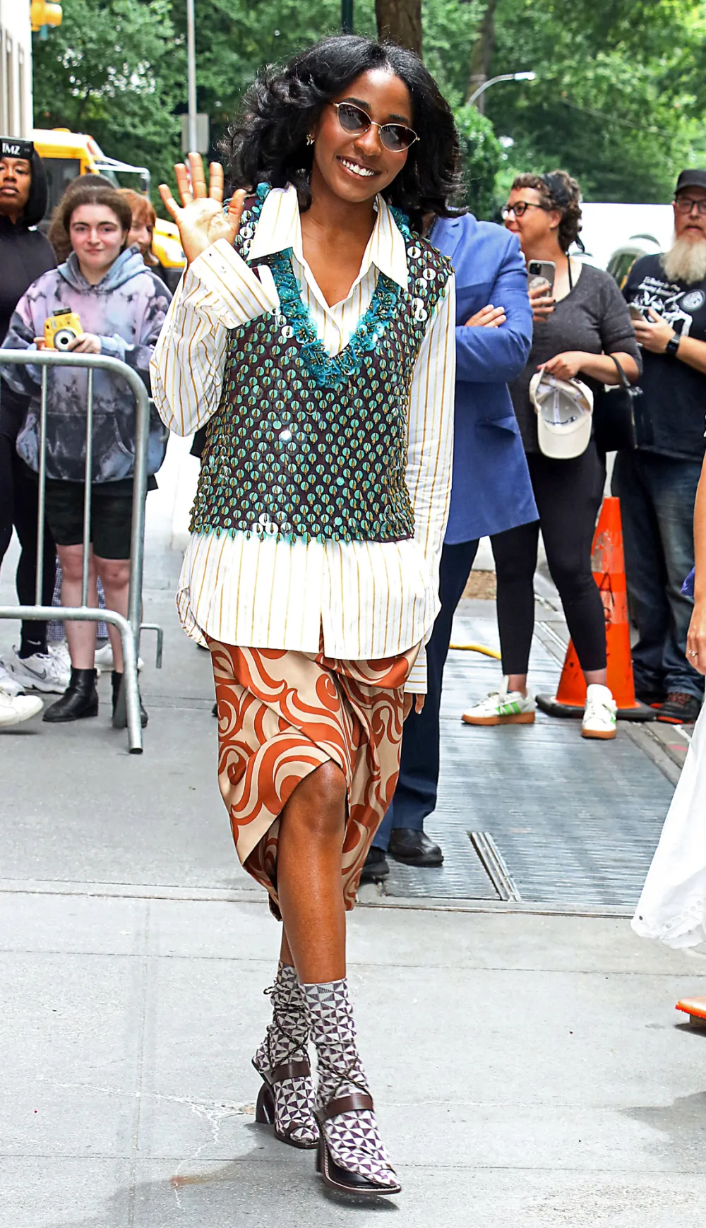 FTR ayo edebiri Packs on the Patterns