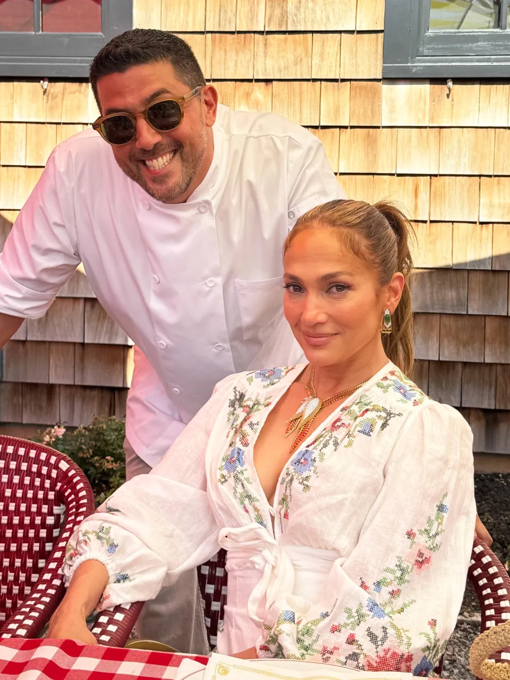 Dentro del banquete de cumplea&ntilde;os n&uacute;mero 55 de Jennifer Lopez en Los Hamptons