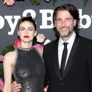 Alexandra Daddario Is Pregnant, Expecting Baby No. 1 With Husband Andrew Form