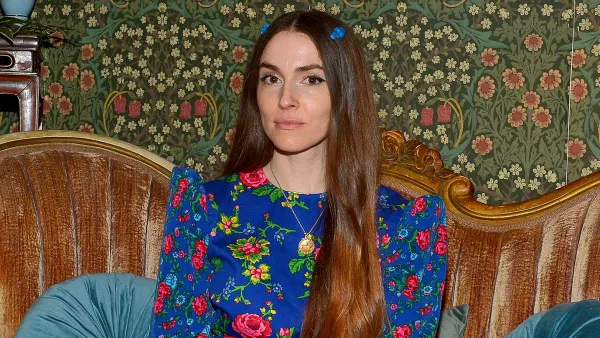 Anna Marie Tendler Recalls Going to Mental Health Facility for Intense Suicidal Ideation in Memoir 095