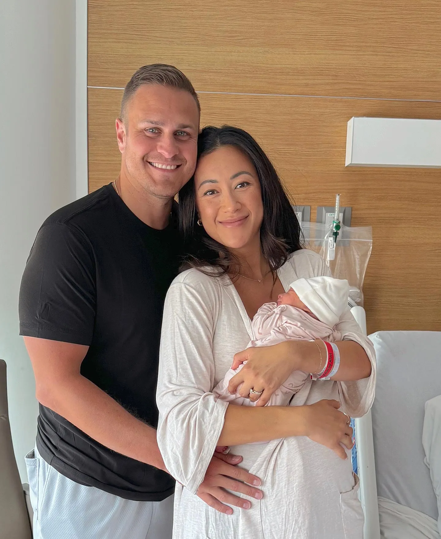 Bachelor Alum Sydney Lotuaco Welcomes Baby No 1 With Husband Nick Wehby 357