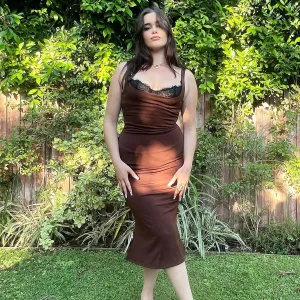 Barbie Ferreira Rocks Tight Brown Dress