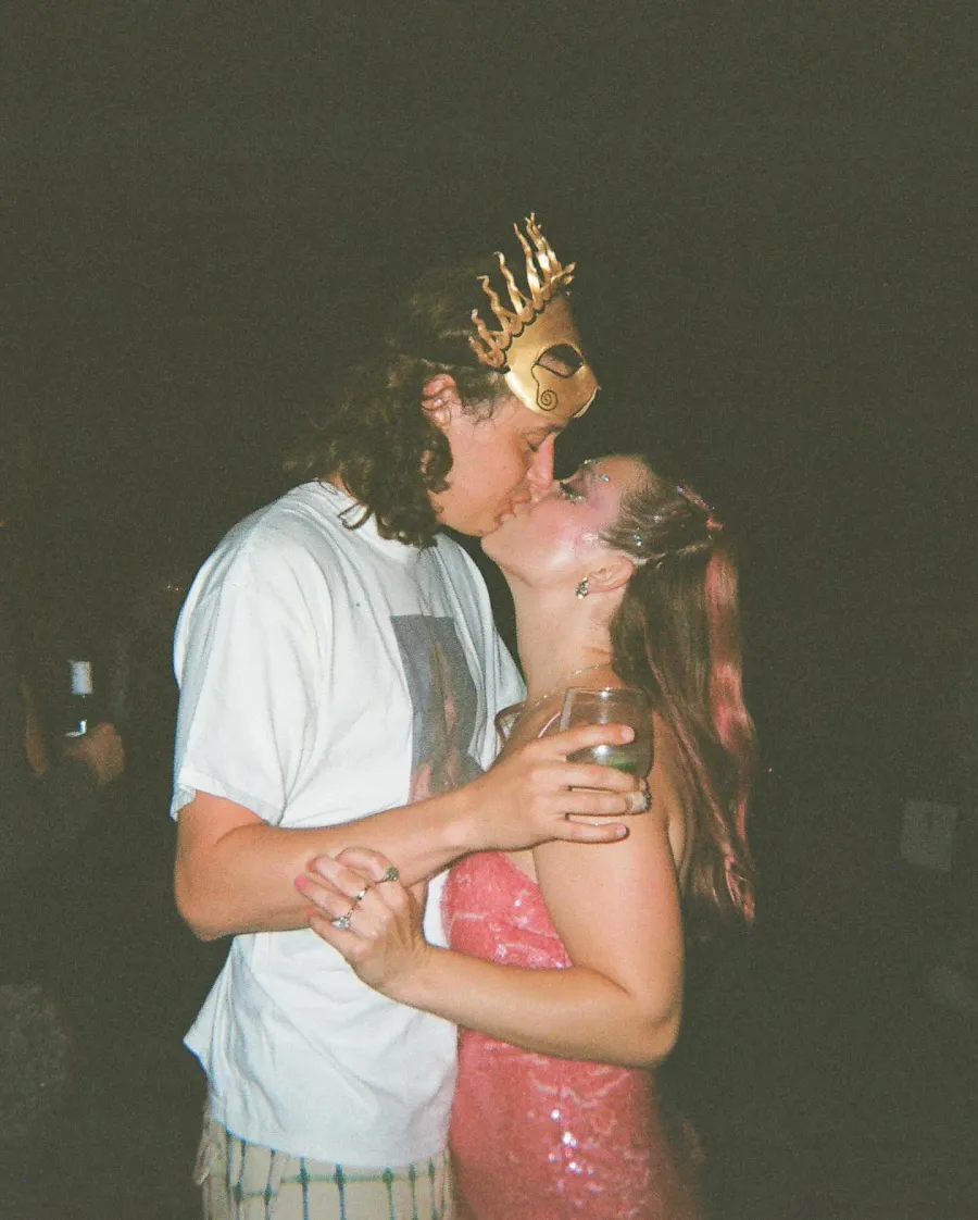 Billie Lourd and Austen Rydell s Relationship Timeline From Dating to Parenthood 243