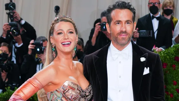 Blake Lively Responds to Fan About Ryan Reynolds Divorce Rumors They Wish 055