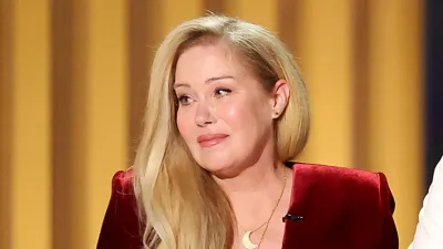 Christina Applegate Makes TMI Declaration About Her Bush I Know People With MS Can Relate 259