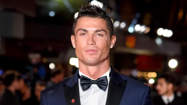 Cristiano Ronaldo Soaks Up Summer With 5 Kids 'My Life'
