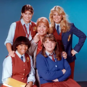 Facts of Life Alum Mindy Cohn Says Reboot Was Ruined by 1 Greedy Bitch in the Cast 168