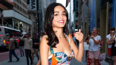 Feature Rachel Zegler Brings a Splash of Colour to Swarovski Event in NYC