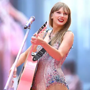 Feature Taylor Swift Lends Personal Items to First-of-its-Kind London Exhibit