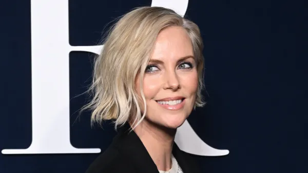 Christian Dior : Photocall - Paris Fashion Week - Womenswear Fall Winter 2023-2024, Charlize Theron