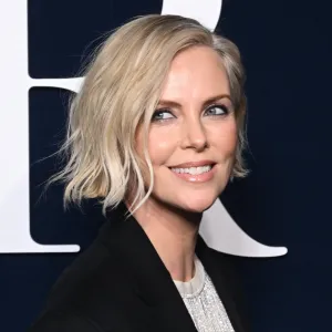 Christian Dior : Photocall - Paris Fashion Week - Womenswear Fall Winter 2023-2024, Charlize Theron