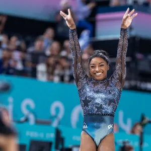 Taylor Swift and Simone Biles: A Complete History of Their Inspiring Friendship