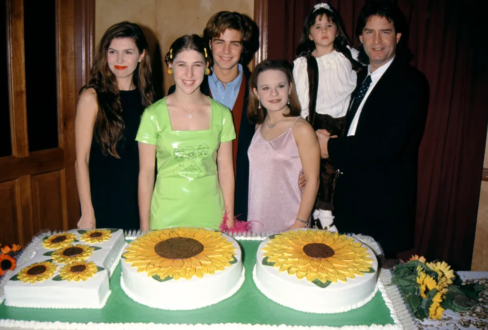 What Teens and Tweens Really Think About Your Favorite &lsquo;90s and &lsquo;00s TV Shows