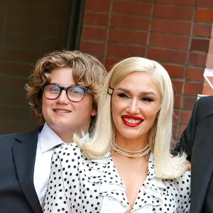 Gwen Stefani s Son Zuma Rossdale Makes Country Music Debut at Blake Shelton s Bar 346