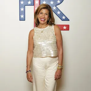 Hoda Kotb Handles a Warbrobe Malfunction Like a Pro at the Olympics