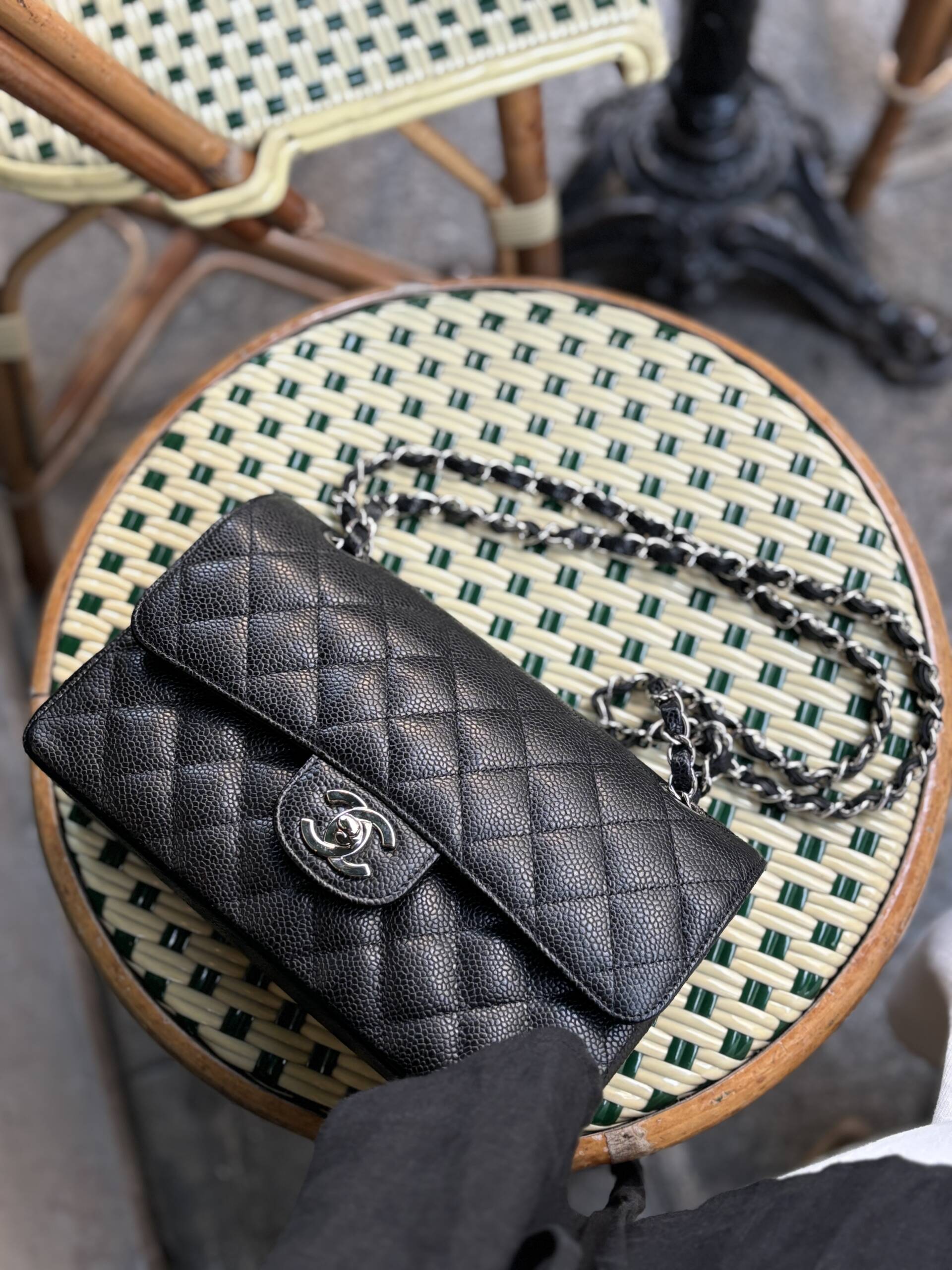 handbag safety in the city