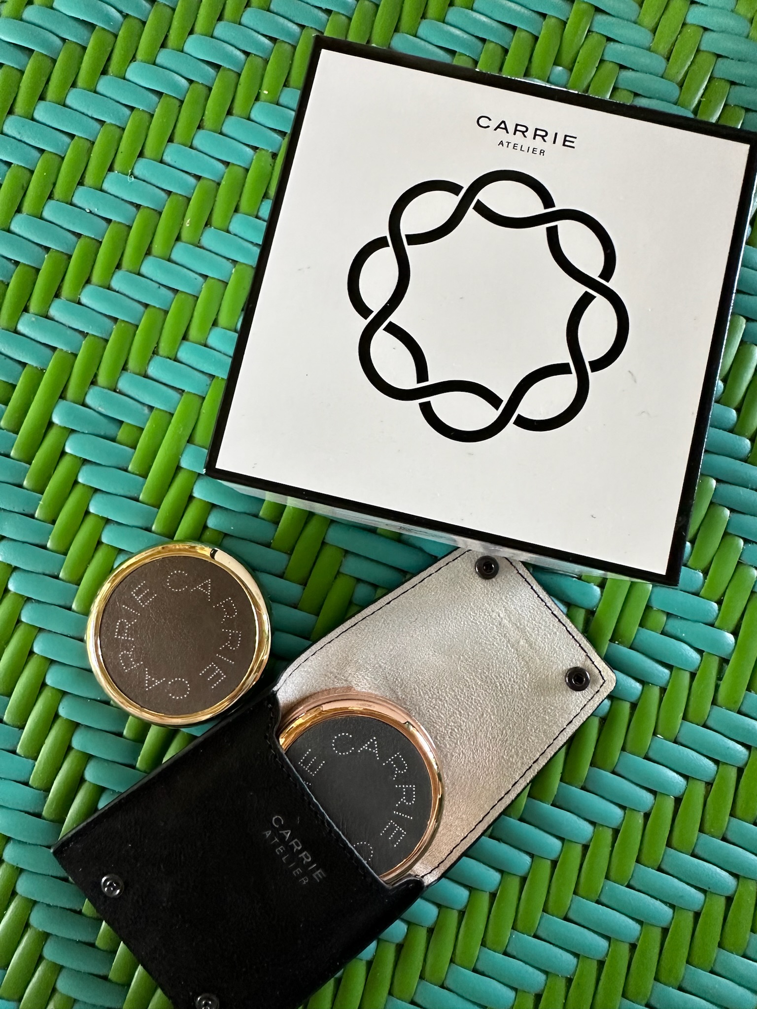 handbag safety in the city