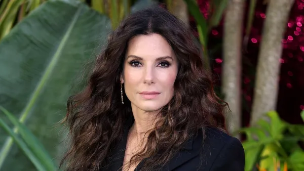 Inside Sandra Bullock s New Beginning at Age 60 364