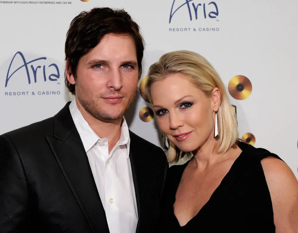 Jennie Garth, Peter Facinelli Have Family Day With Daughters: Shocked &lsquo;Nobody Was Pushed Overboard&rsquo;