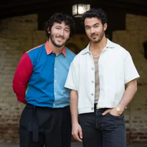 Kevin Jonas Says Claim to Fame Is Filmed at New Bachelorette Mansion Franklin Saw So Many Rats