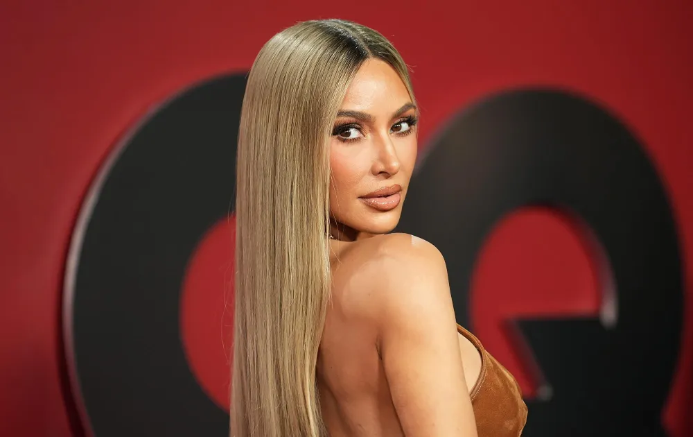 Kim Kardashian&rsquo;s Therapist Said Her Whole Family Needs Therapy &mdash; Especially Khloe Kardashian