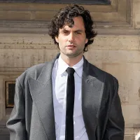 Penn Badgley Bio