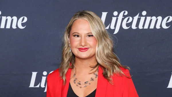 Pregnant Gypsy Rose Shows Off Back Tattoo Reveals Meanings