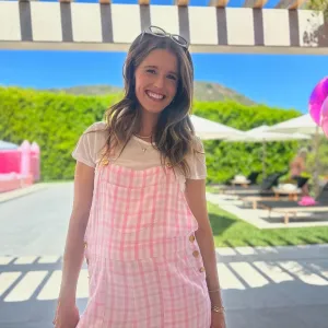 Pregnant Katherine Schwarzenegger Shows Off Baby Bump