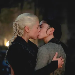 Rhaenyra and Mysaria s House of the Dragon Episode 6 Kiss Was Unscripted Sonoya Mizuno Reveals 045