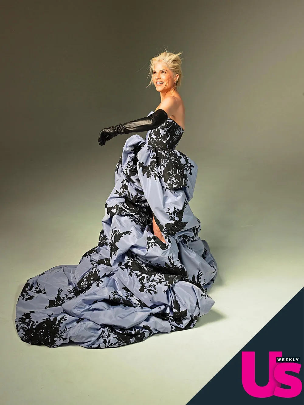 Selma Blair Wows on the Cover of Luxury Handbag Shopping 2341 04