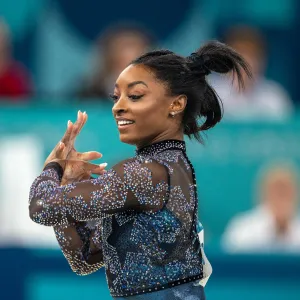 Simone Biles Claps Back at Trolls Who Criticized her Messy Bun