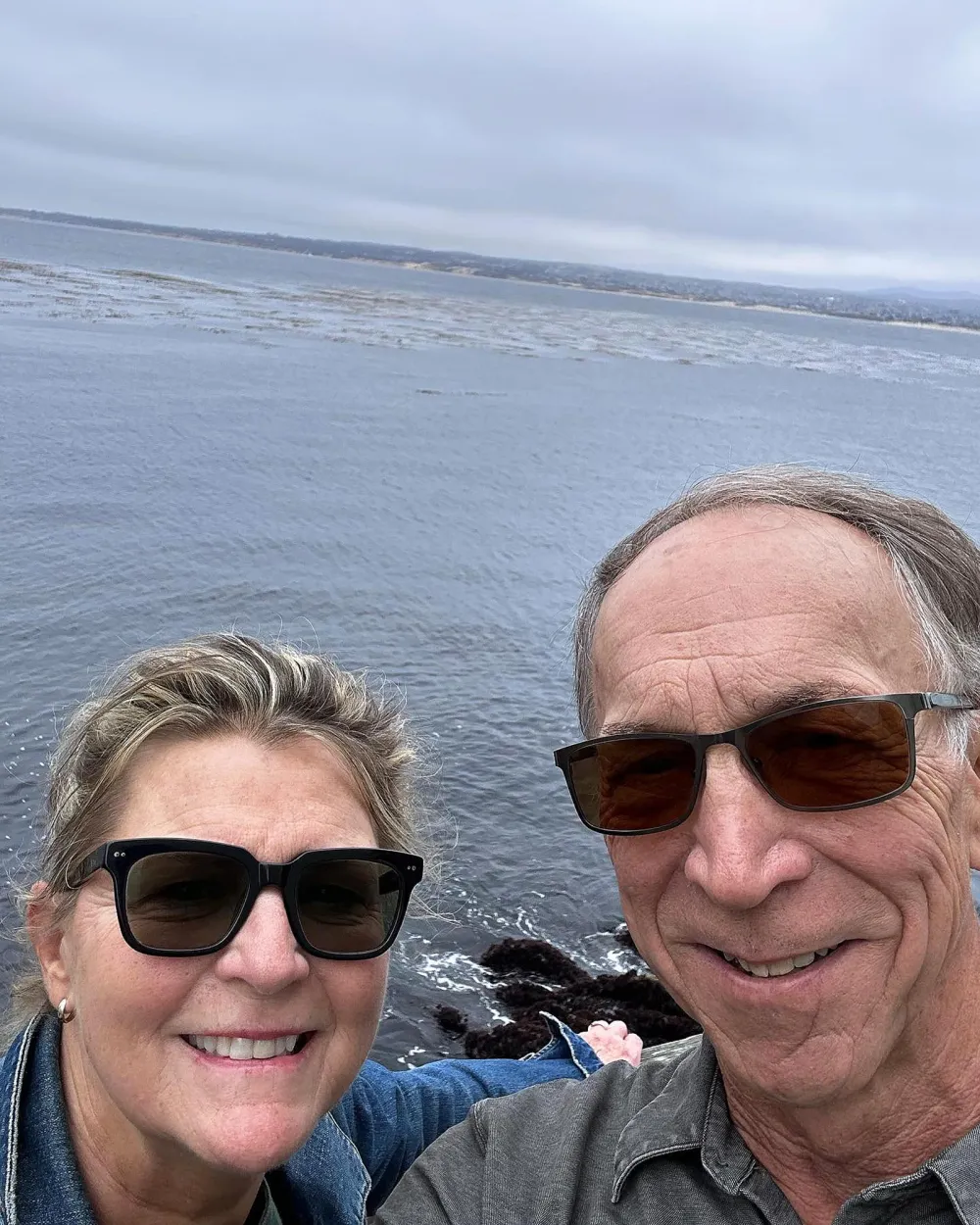 Who Are Nikki Glasers Parents 5 Things to Know About Julie and Edward Glaser