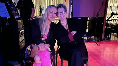 Who Are Nikki Glasers Parents 5 Things to Know About Julie and Edward Glaser