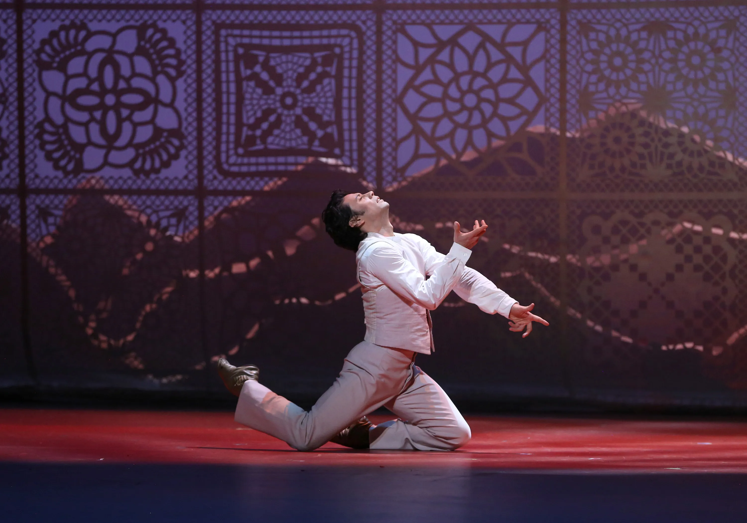 Herman Cornejo como Pedro en "Como agua para chocolate"