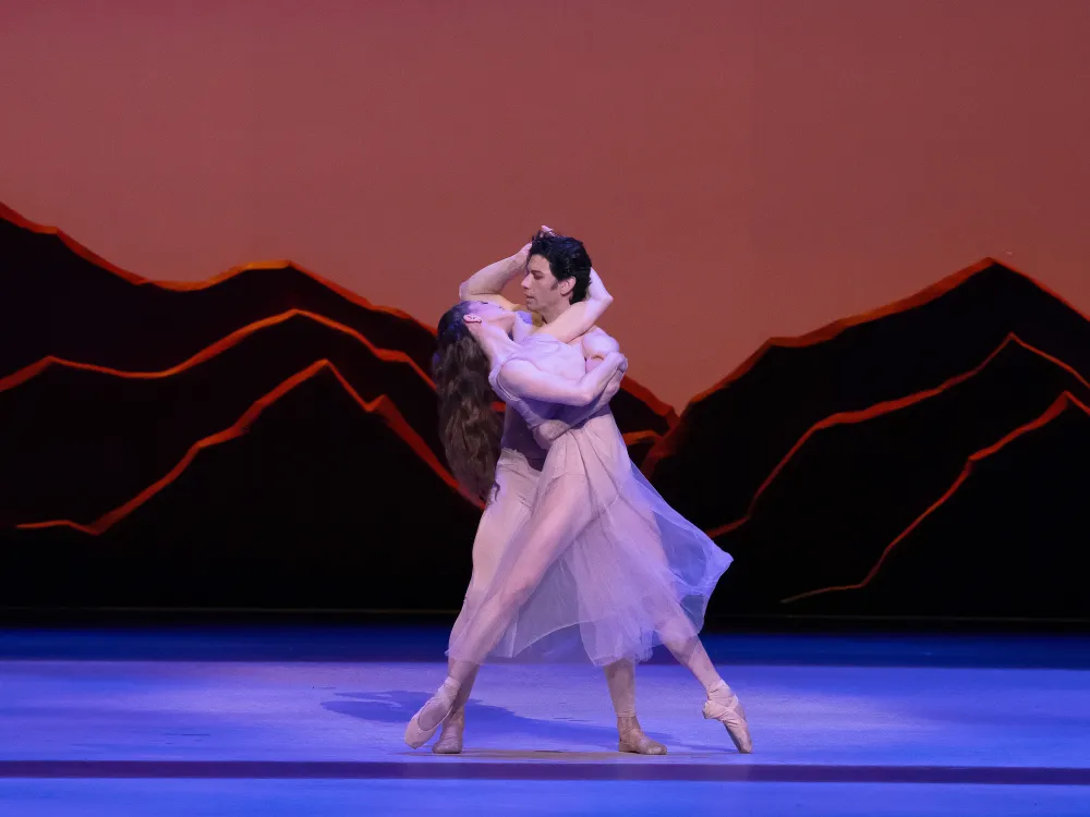 Hernan Cornejo y Cassandra Trenary, protagonistas del ballet "Como agua para chocolate".