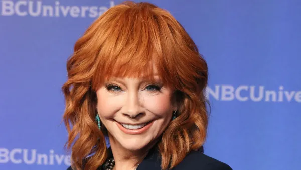 Reba McEntire to Sing Theme Song for New Sitcom