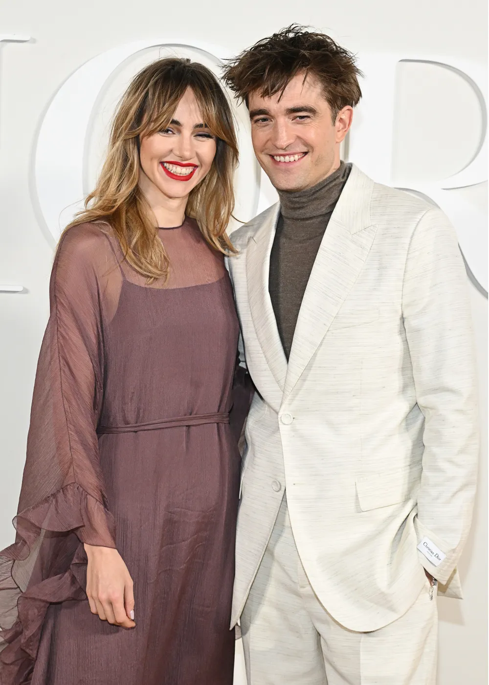Suki Waterhouse&rsquo;s Dating History: From Robert Pattinson to Bradley Cooper