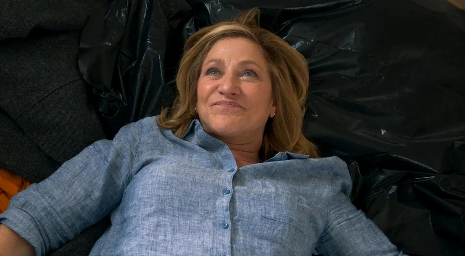 I’ll Be Right There Trailer Edie Falcos Wanda Starts Lesbian Romance Bails Son Out of Jail More