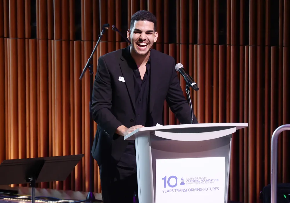 Leo Luna Roblejo, ganador de la beca Sebasti&aacute;n Yatra.