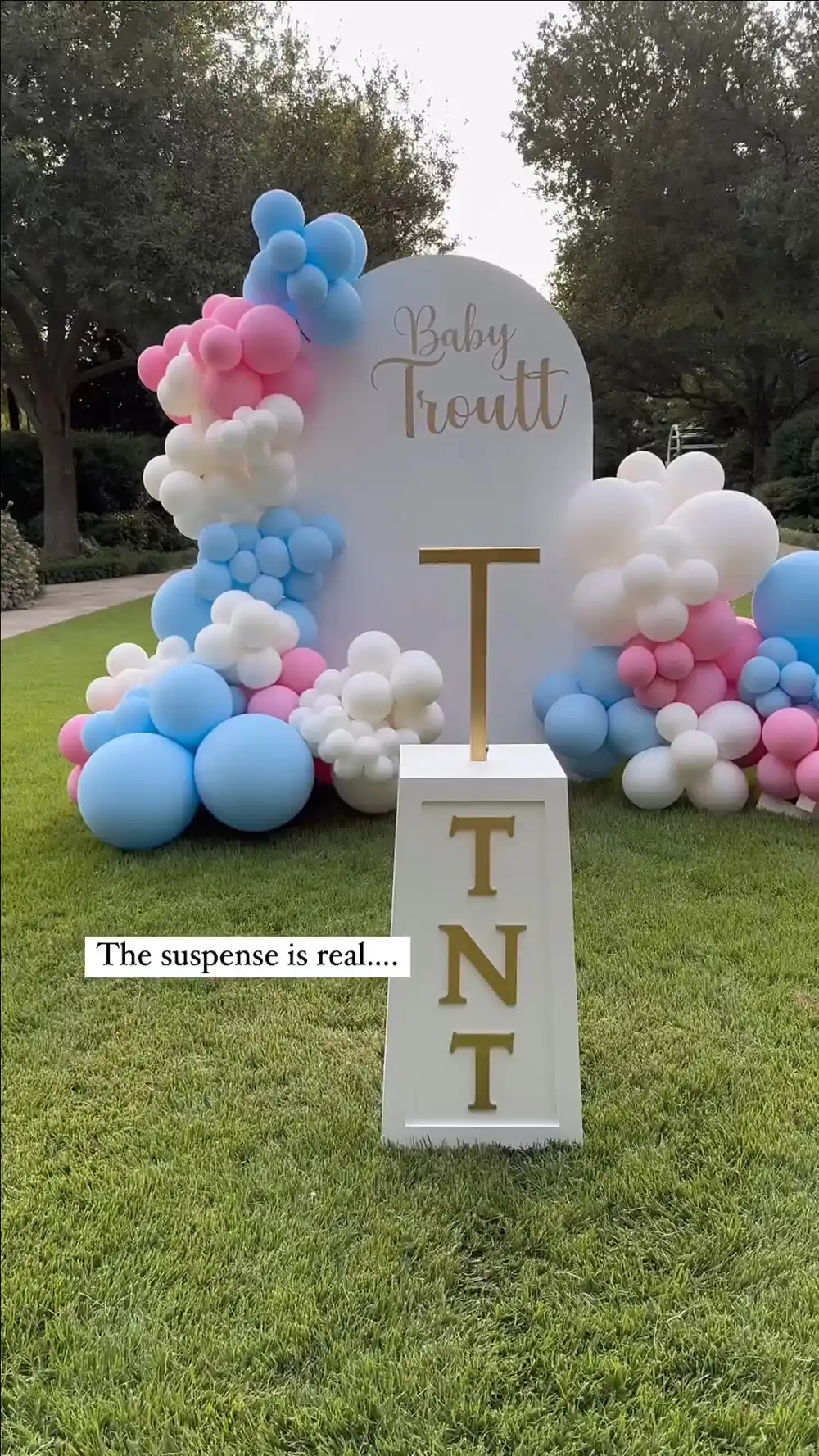 Pregnant 'Bachelor' Alum Madison Prewett and Husband Grant Troutt Reveal Sex of 1st&nbsp;Baby