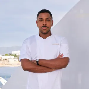 Below Deck s Jono Addresses Apology From Guests Who Made Offensive Digs