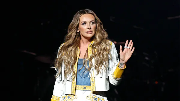 Carly Pearce Kicks Heckler Out of the Crowd at Concert