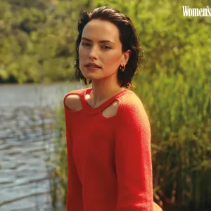 Daisy Ridley Details Discovery of Graves Disease Diagnosis After Film Role Women's Health September October 2024 Cover